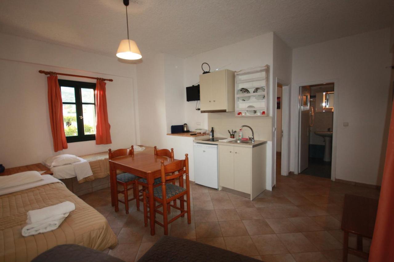 Cyclades Beach Apartments Chrisopigi  Екстериор снимка