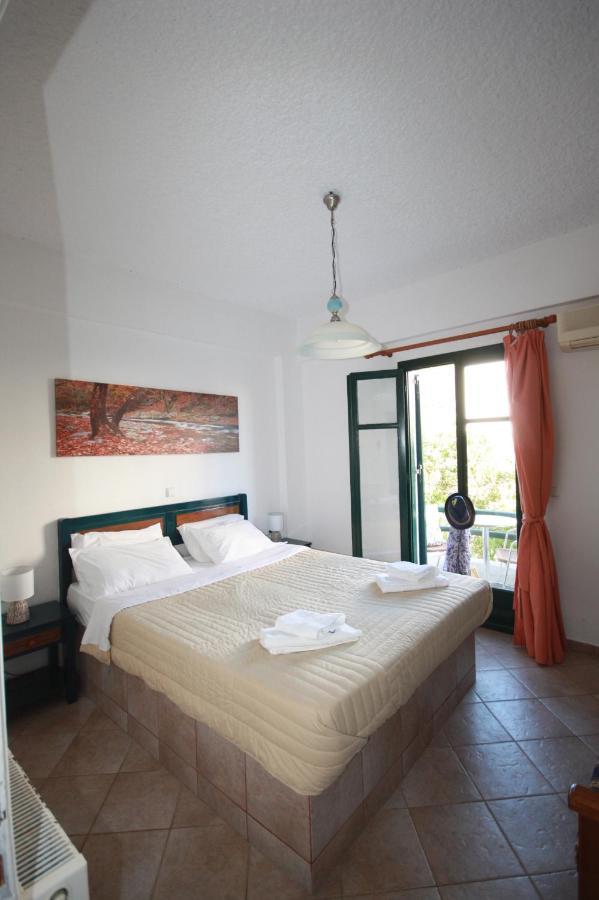 Cyclades Beach Apartments Chrisopigi  Екстериор снимка